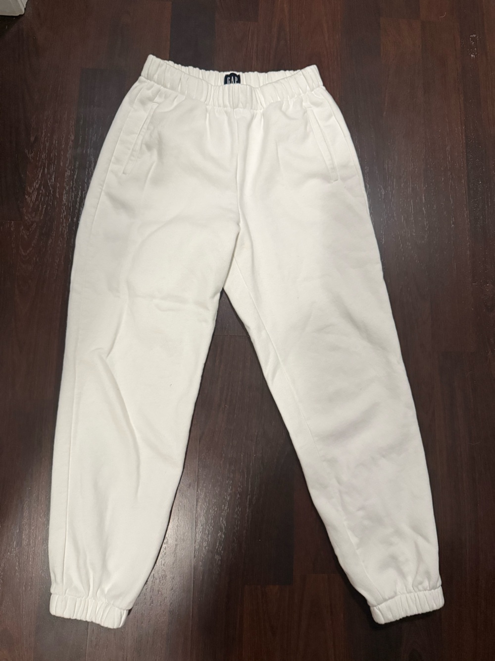 Gap Women’s Elastic Waist Jogger Pants